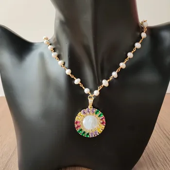 Акция! Натуральный круглый Перламутр Девы Гваделупской с разноцветными фианитами Ожерелье из пресноводных жемчужных бусин Ожерелье в виде ракушки в подарок